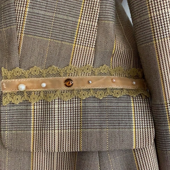 Allen Schwartz Woman’s Plaid Blazer . Size 8 - Picture 2 of 8